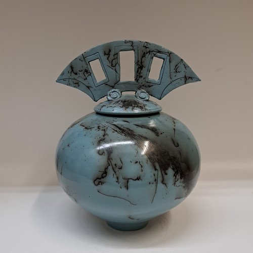 Click to view detail for BS-063 Vessel, Lidded Pot - Blue Horsehair 7x8 $225